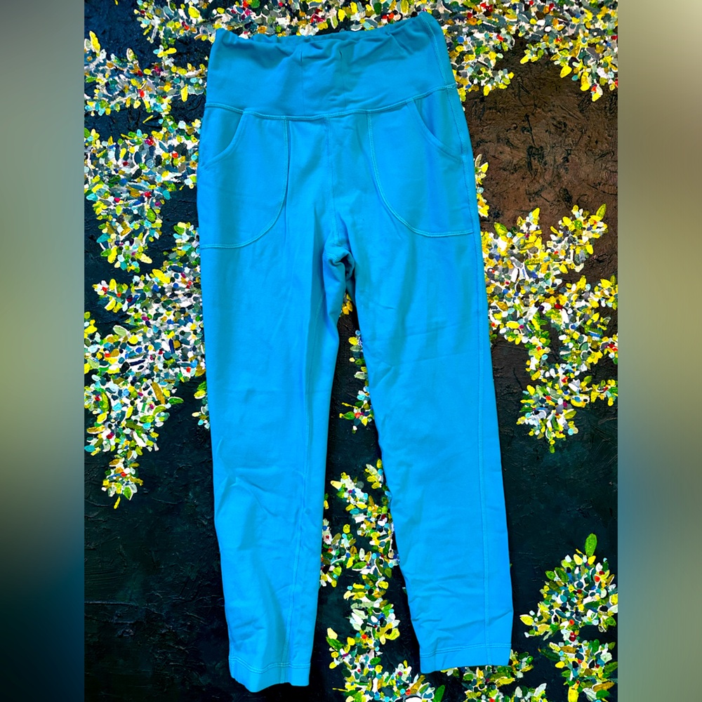 LULULEMON cropped joggers